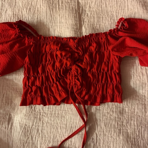 Red Cinched Off the Shoulder Blouse Crop Top - Picture 5 of 5